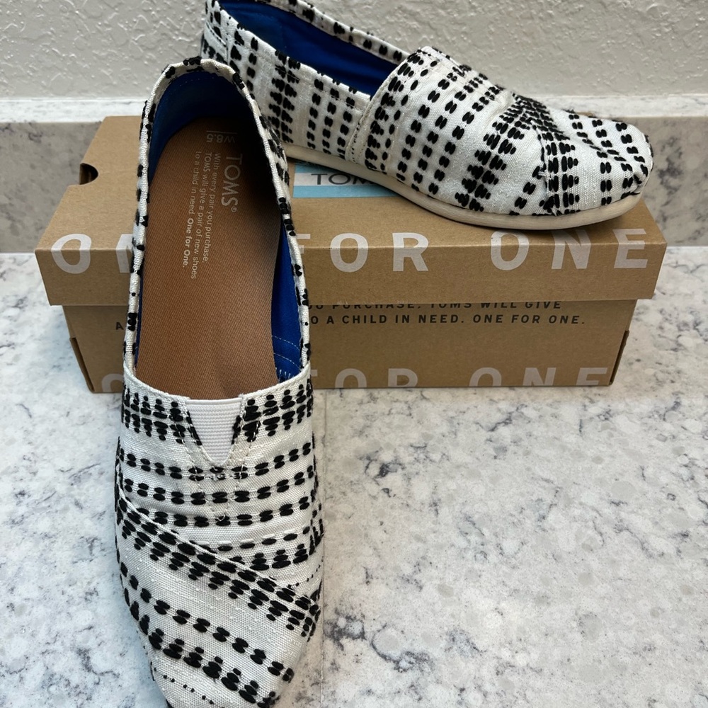 Toms slip on shoe woman’s 8.5